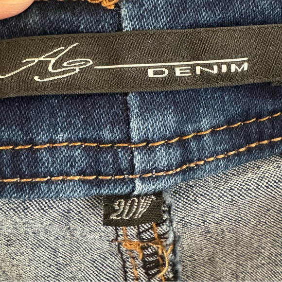 Adriano Goldschmied Denim Cutoff Style Shorts - Picture 7 of 10